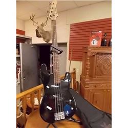 ELECTRIC BASE GUITAR - BARRACUDA - WITH SOFT CASE