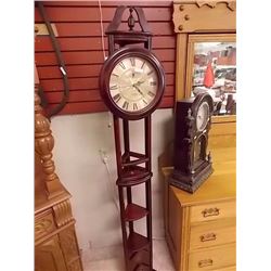 RETRO STYLE CORNER CLOCK