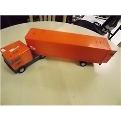 VINTAGE NYLINT SCHNEIDER METAL TRACTOR & TRAILER - 20" LONG