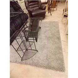 AREA CARPET - GREY SHAG - 5 X 7