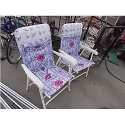 LAWN CHAIRS - 2 TTL