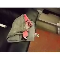 LADIES JEANS - NEW - 2 PR TTL