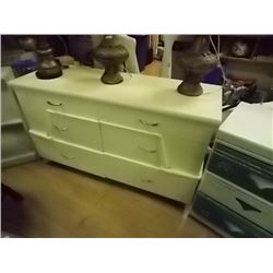 WHITE DRESSER - 6 DRAWER