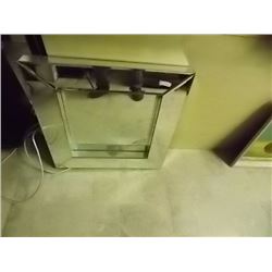 BOX MIRROR