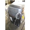 Image 2 : DELONGHI PINGUINO W130 AIR CONDITIONER WITH WINDOW ATTACHMENTS WORKING 13000BTU