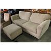 Image 1 : URBAN BARN SOFA