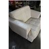 Image 2 : WHITE LEATHER OVERSIZED CHAIR