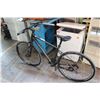 Image 1 : BLACK MARIN SAN RAFAEL 27 SPEED BIKE WITH HYDRAULIC DISC BRAKES