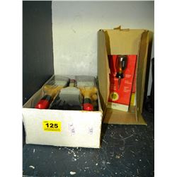 BOX OF PAINT BRUSHES/BOX OF SCREW DRIVERS