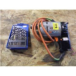 ELECTRIC DRILL WITH CHUCK & SET OF DRILL BITS