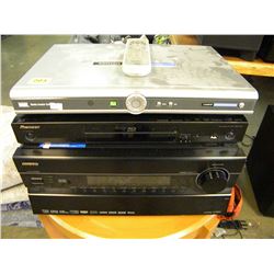 MEDIA CENTER/ONKO AUDIO VIDEO RECIEVER/PIONEER BLURAY PLAYER