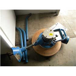 BASEBALL/SOFTBALL PITCHING MACHINE