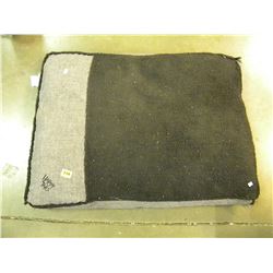 HAPPY TAILS DOG BED