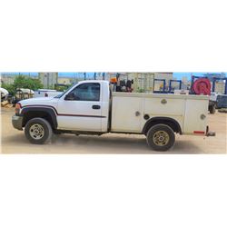 05 GMC SERVICE TRUCK w/GAS COMPRESSOR 135048 Miles