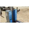 Image 13 : 2013 GR15 GENIE 15-FOOT MANLIFT