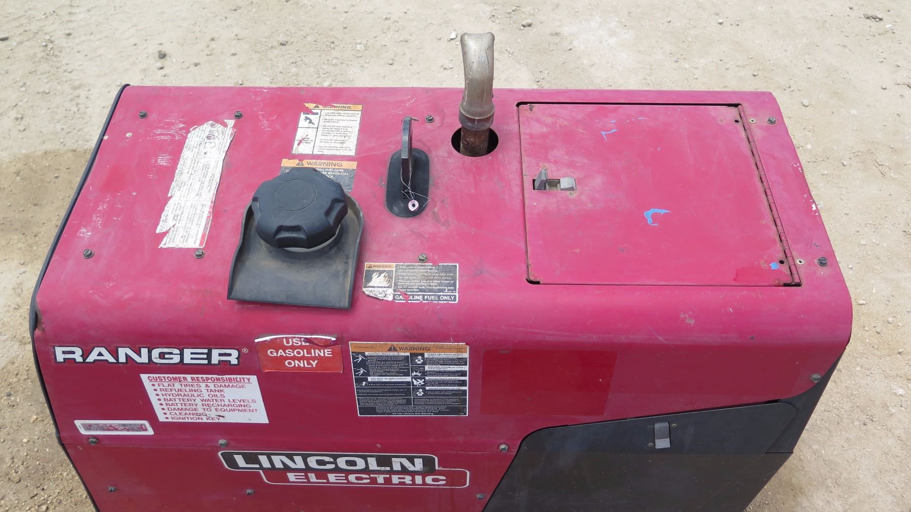 2014 LINCOLN RANGER 225 WELDER, 225 AMP, GAS - Oahu Auctions