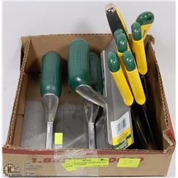 FLAT OF RICHARD TAPING KNIVES, WALL SCRAPERS,