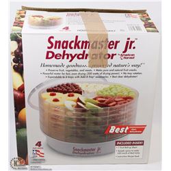 16) SNACKMASTER JR. DEHYDRATOR