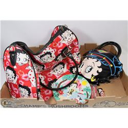 LOT OF BETTY BOOP: BETTY BOOP TRAVEL DUFFLE BAG
