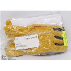 PAIR OF HONEYWELL SIZE MED PROTECTIVE GLOVES