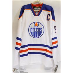 CONNOR MCDAVID REEBOK CAPTAIN WHITE JERSEY SIZE 52