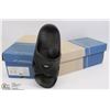 Image 1 : 2 PAIRS OF BROOKS CLIMATE 7 BLACK & WHITE SANDALS