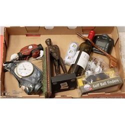 ASSORTMENT OF GOLF COLLECTABLES + DISPLAYS