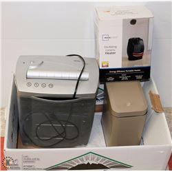 FLAT WITH PAPER SHREDDER, HEATER AND GARBAGE CAN