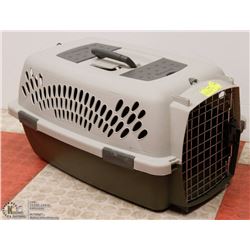 PETMATE PET TAXI SIZE SMALL/MEDIUM