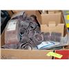 Image 1 : BOX OF ASSORTED ABRASIVES
