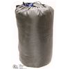 Image 1 : VENTURE 3 LB FULL-SIZE SLEEPING BAG 2-WAY