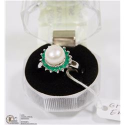 #22-AKOYA PEARL & GREEN EMERALD  RING