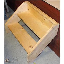 2 WOOD OUTDOOR STEPS