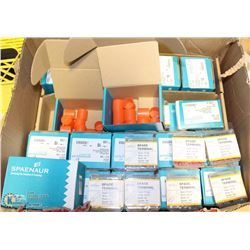 LARGE BOX OF SPAENAUR SPLICES AND CAPS