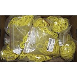LOT OF YELLOW PLASTIC CHAIN APPROX 1" X 1/2"