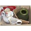 Image 1 : BOX OF HOUSE DECOR INCL LARGE VASES ETC