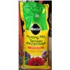 Image 1 : BAG OF MIRACLE GROW POTTING MIX