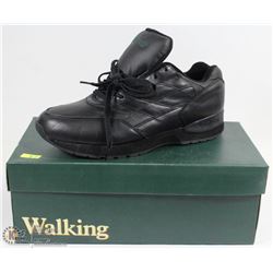 CAMBRIAN WOMENS 9 RUNNING SHOES