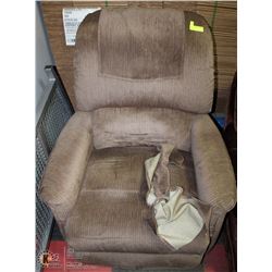 9)RECLINING CHAIR
