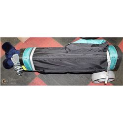 NORTHWESTERN GOLF CLUB SET W/ SPALDING GOLF BAG &