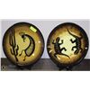Image 1 : 2 LARGE DECORATIVE PLATES ON STANDS