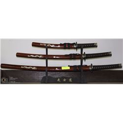 SET OF SAMURAI SWORDS