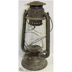 ANTIQUE 'BEACON' RAILROAD/ BARN OIL LANTERN -