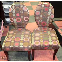 2 SHOWHOME MATCHING ACCENT CHAIRS