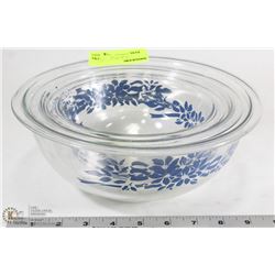 SET OF 3 GLASS PYREX BOWLS