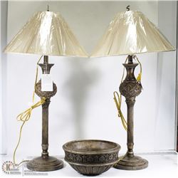 2 MATCHING DESIGNER SHOWROOM BUFFET LAMPS W/ FRUIT