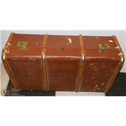 VINTAGE TRUNK - NO KEYS