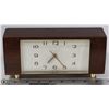 Image 1 : VINTAGE 1950'S G.E CLOCK RADIO (WORKING, TESTED)