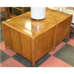 2 SQUARE END TABLES X2