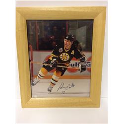 ADAM OATES SIGNED 8" X 10" FRAMED PHOTO (BOSTON BRUINS)